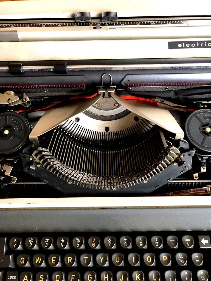 TRIUMPH タイプライター　レトロ　クラッシック　イギリス　英国