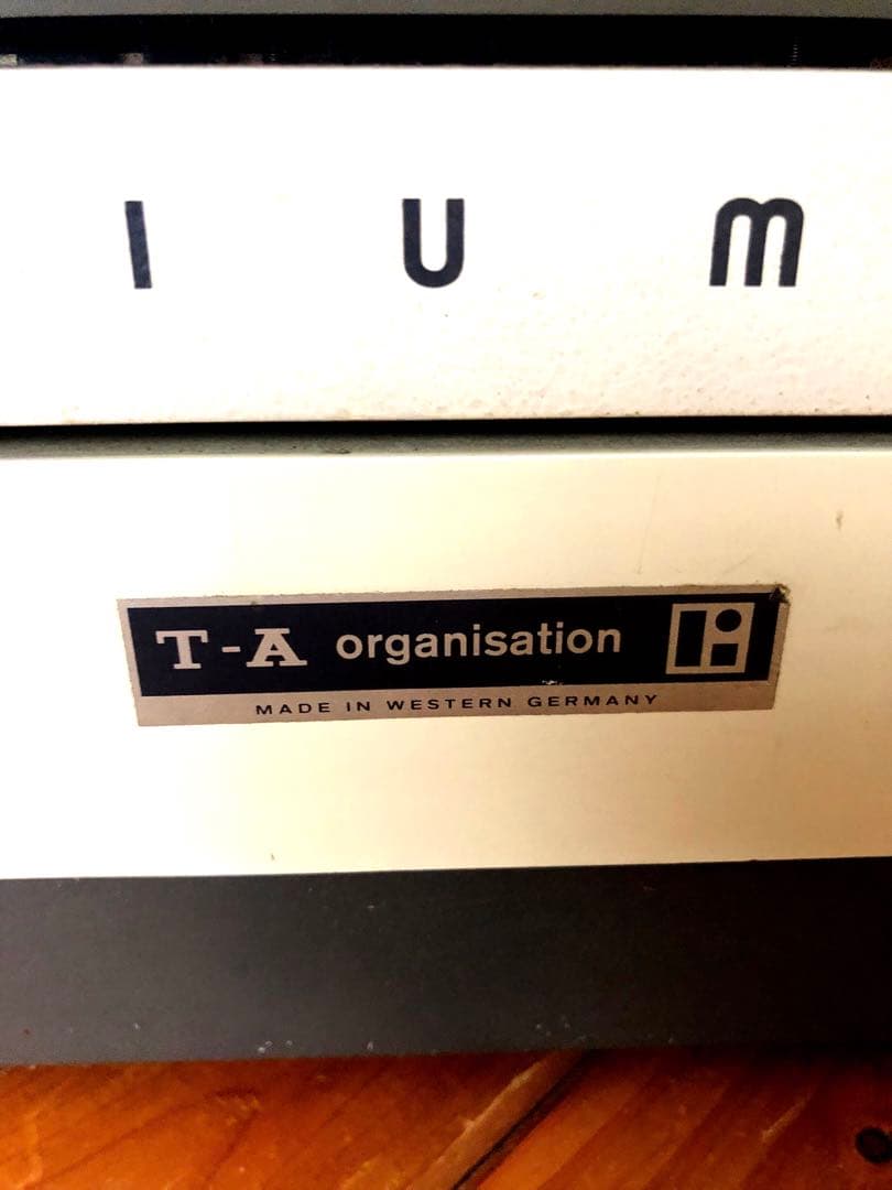 TRIUMPH タイプライター　レトロ　クラッシック　イギリス　英国