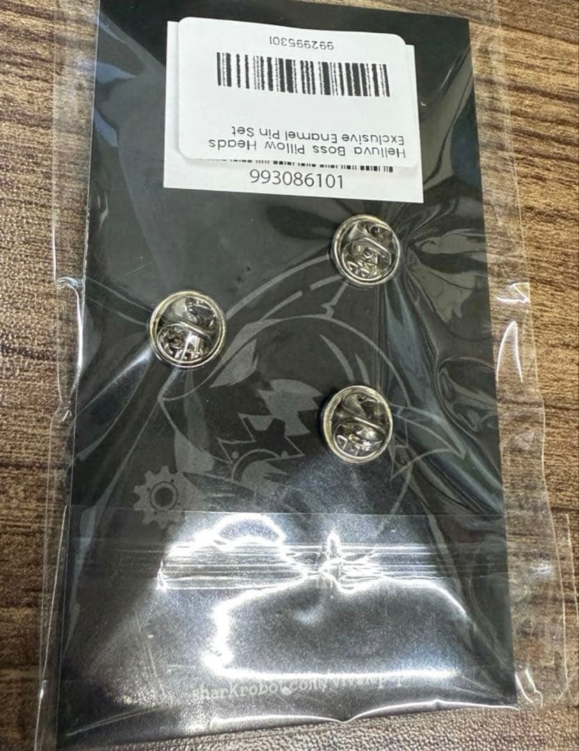 公式】ヘルヴァボス ピンバッジ - メルカリ