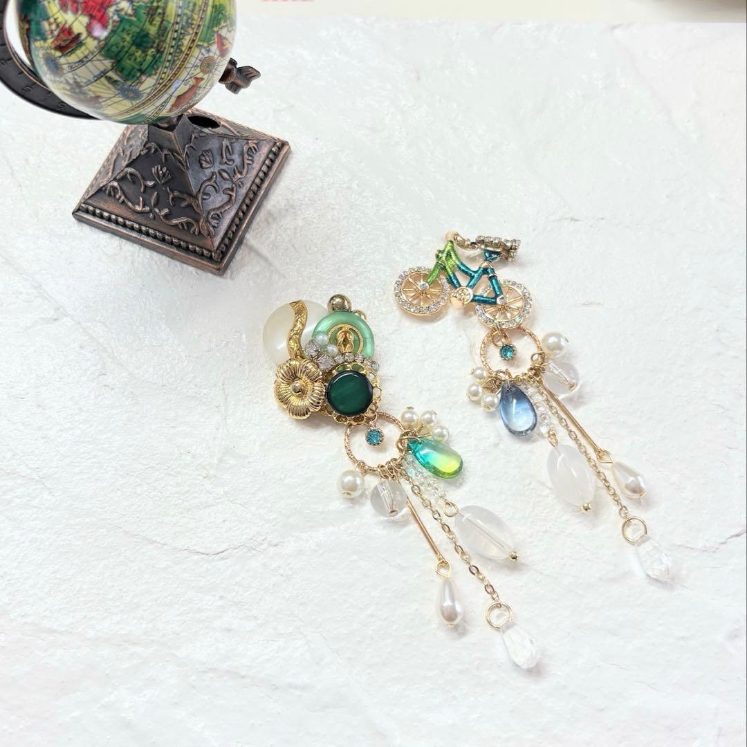 139 ブローチシリーズ　美しい色味の自転車　ハンドメイド　ピアス