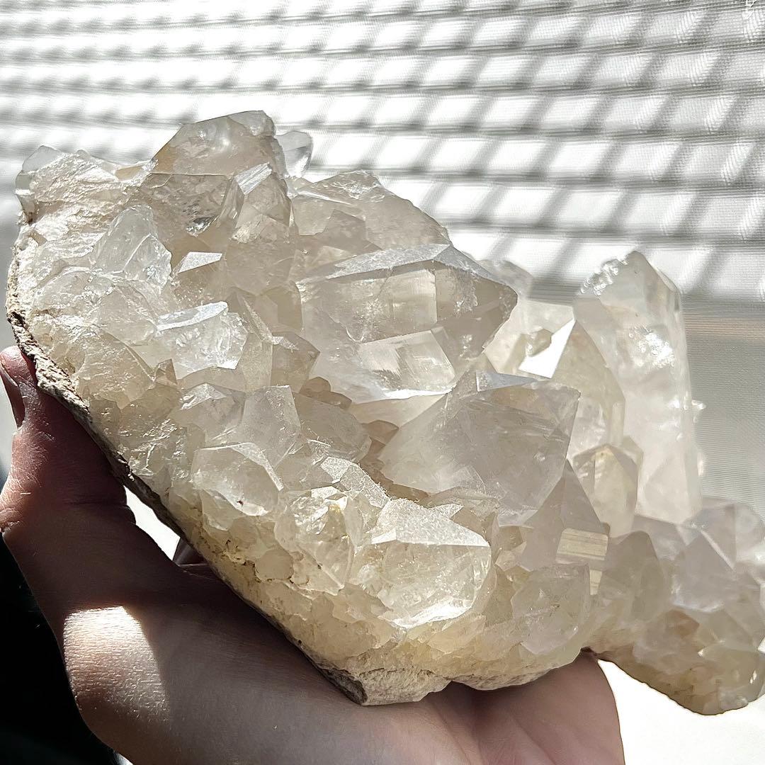 迫力あり　ヒマラヤ水晶　マニカラン産クラスター　天然　高波動　虹入り