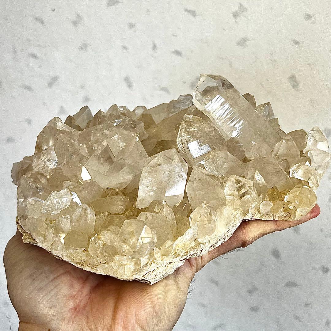 迫力あり　ヒマラヤ水晶　マニカラン産クラスター　天然　高波動　虹入り