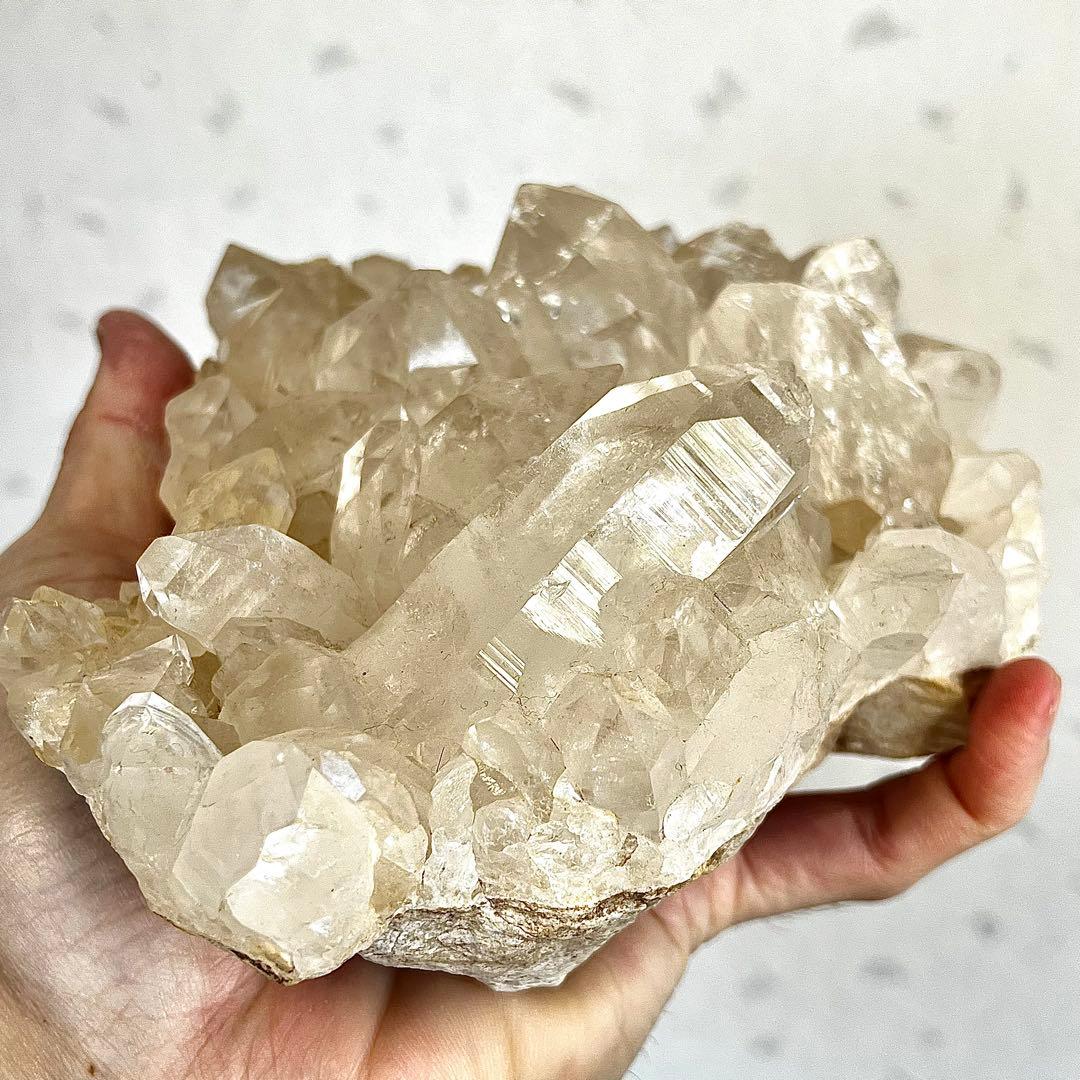 迫力あり　ヒマラヤ水晶　マニカラン産クラスター　天然　高波動　虹入り