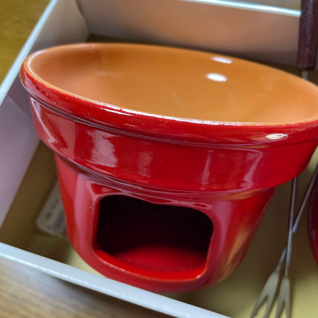 イタリア製「PIRAL（ピラル）」のフォンデュ鍋 落ち着いた赤色がとても可愛い