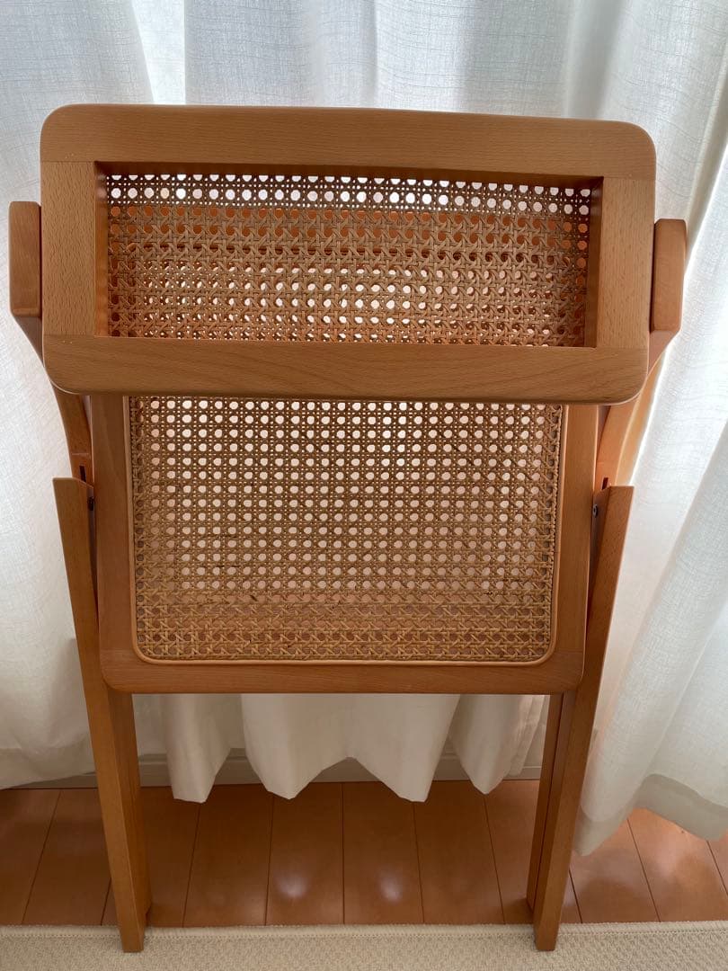 折り畳みラタンチェア