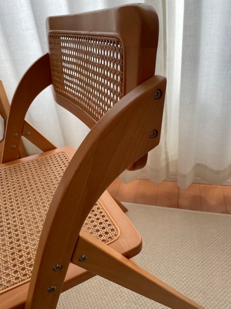 折り畳みラタンチェア