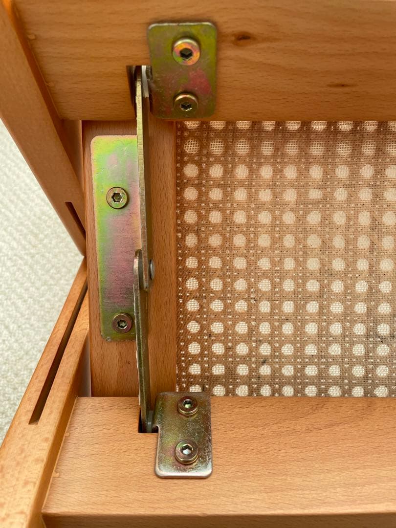 折り畳みラタンチェア