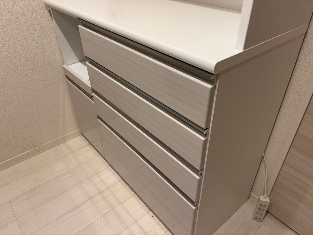 ホワイト木目調収納キャビネット　ニトリ　幅120