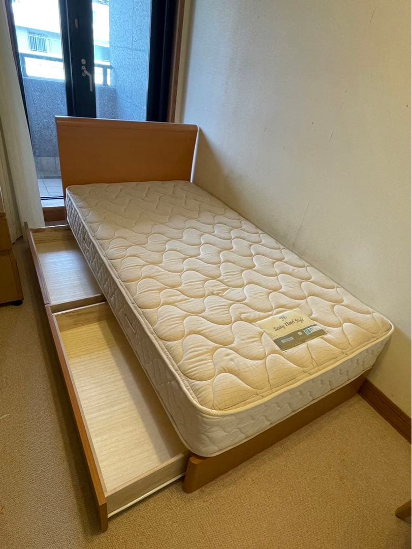 Sealy (シーリー) シングルベッド　フレーム&マットレス