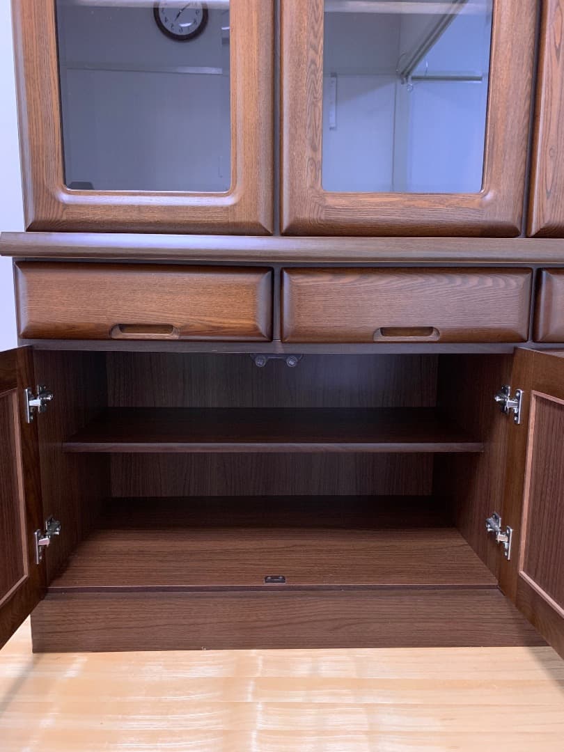 ガラス扉本棚　飾り棚