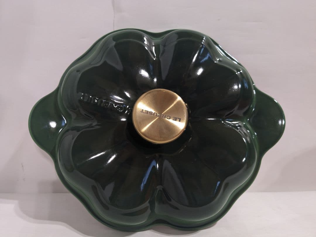 レア品未使用　ル・クルーゼ　ココット　トレフル　クローバー　20cm　エメラルド
