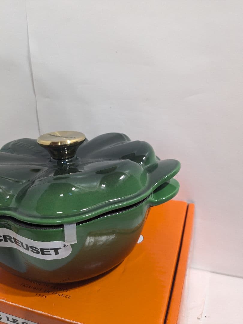 レア品未使用　ル・クルーゼ　ココット　トレフル　クローバー　20cm　エメラルド