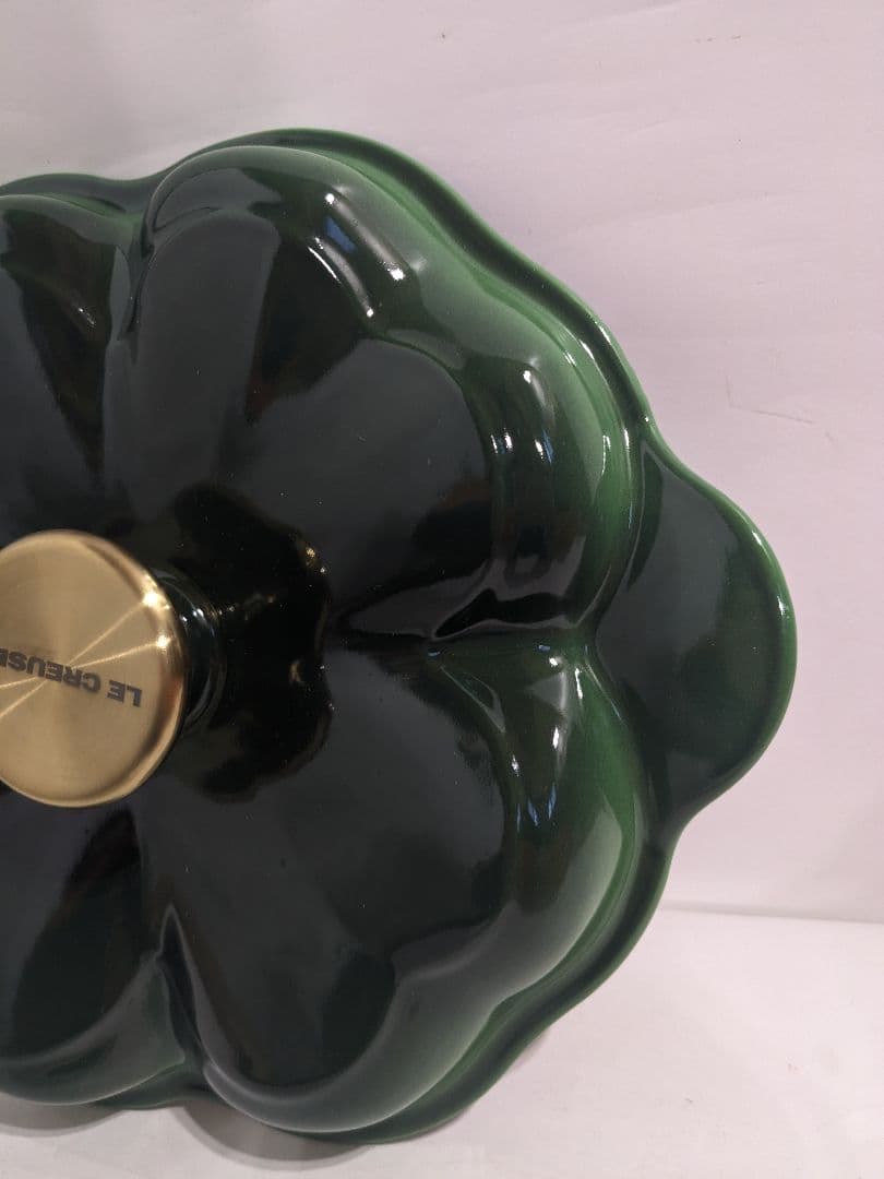 レア品未使用　ル・クルーゼ　ココット　トレフル　クローバー　20cm　エメラルド