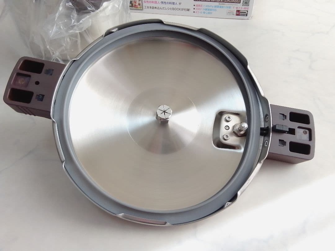 ☆未使用☆ ワンダーシェフ 圧力鍋 5.5L 両手圧力鍋 ZADA55