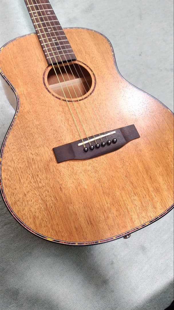 Elvis アコースティックギター マホガニー製