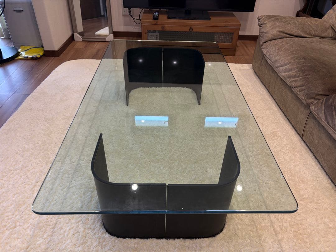 値下げしました！ センターテーブル　ガラス卓上　 140cm x 75cm