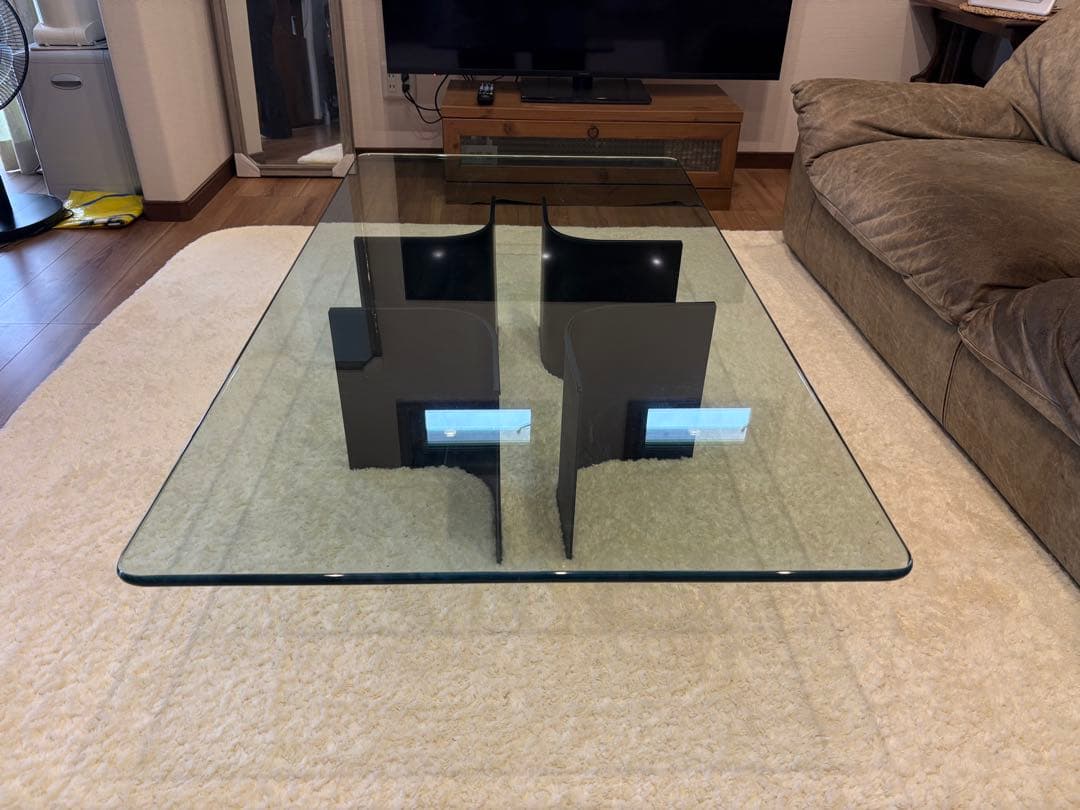 値下げしました！ センターテーブル　ガラス卓上　 140cm x 75cm