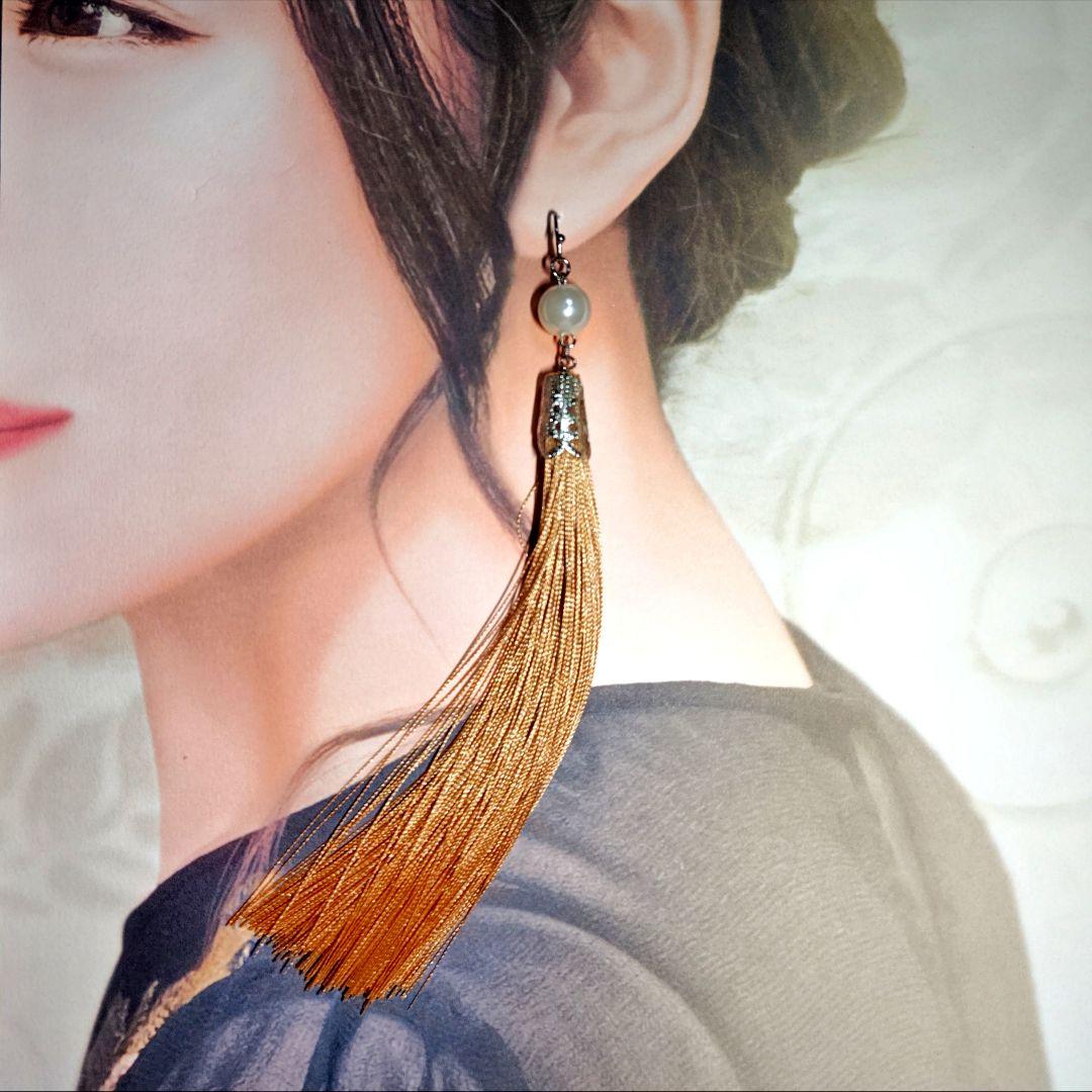 【1281】大きめパールビーズとタッセルのピアス