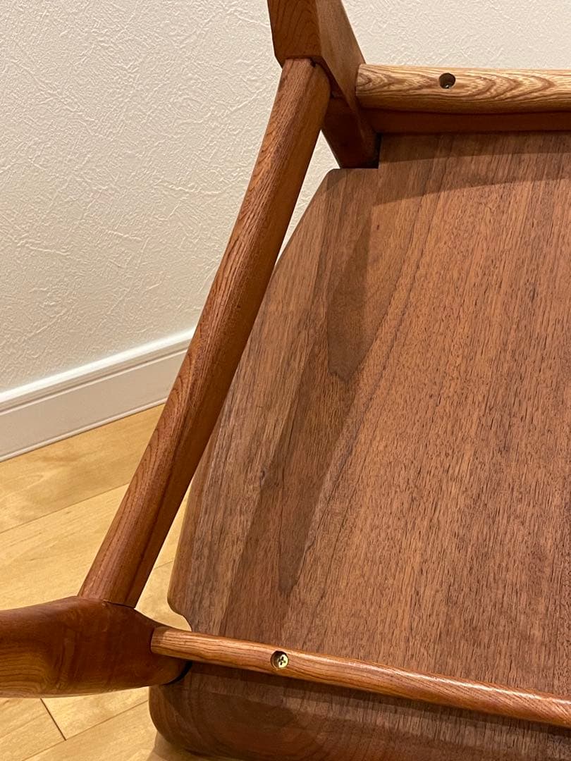 木製　モダンチェア