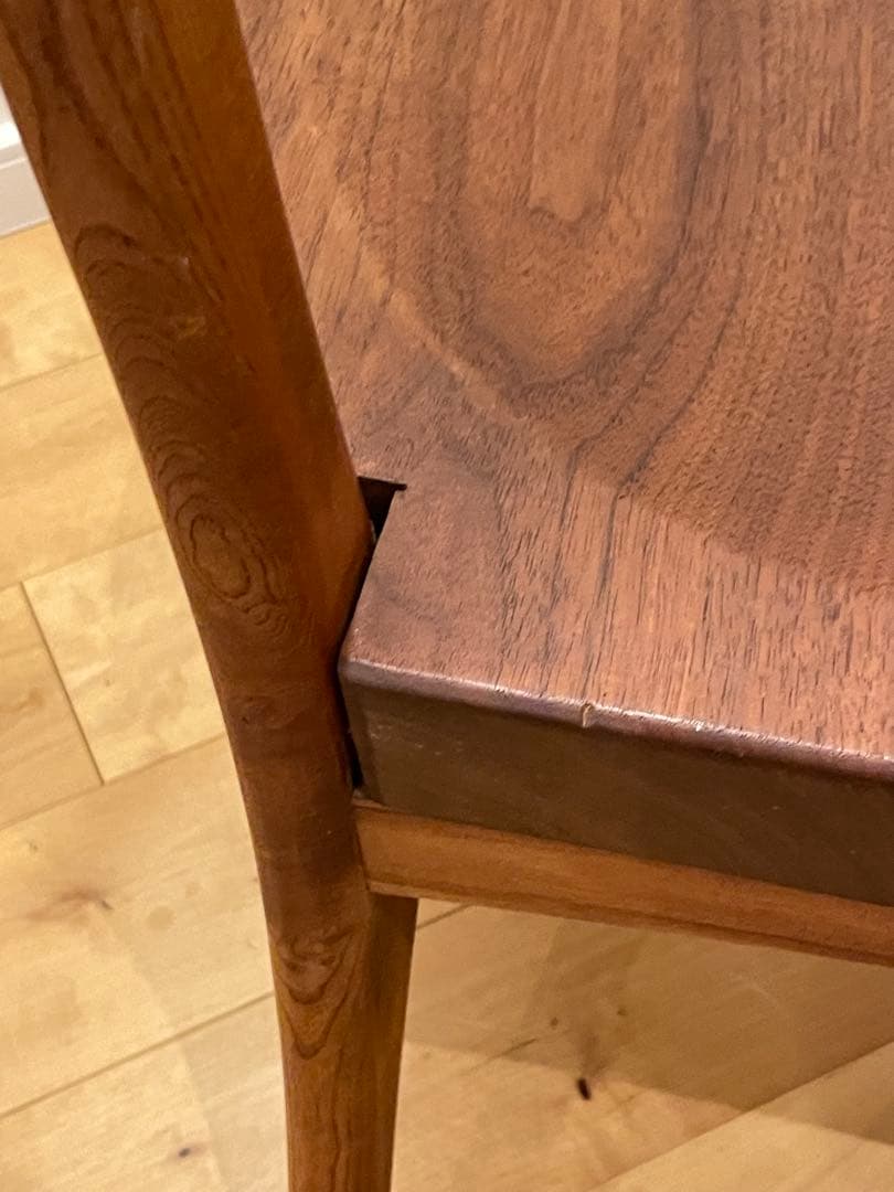 木製　モダンチェア