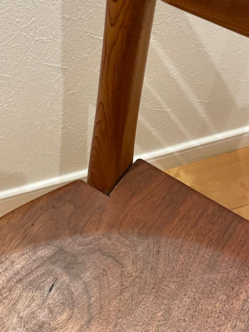 木製　モダンチェア