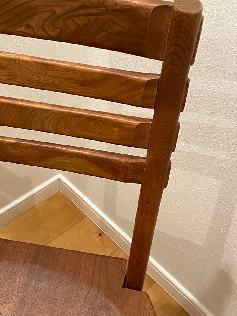 木製　モダンチェア