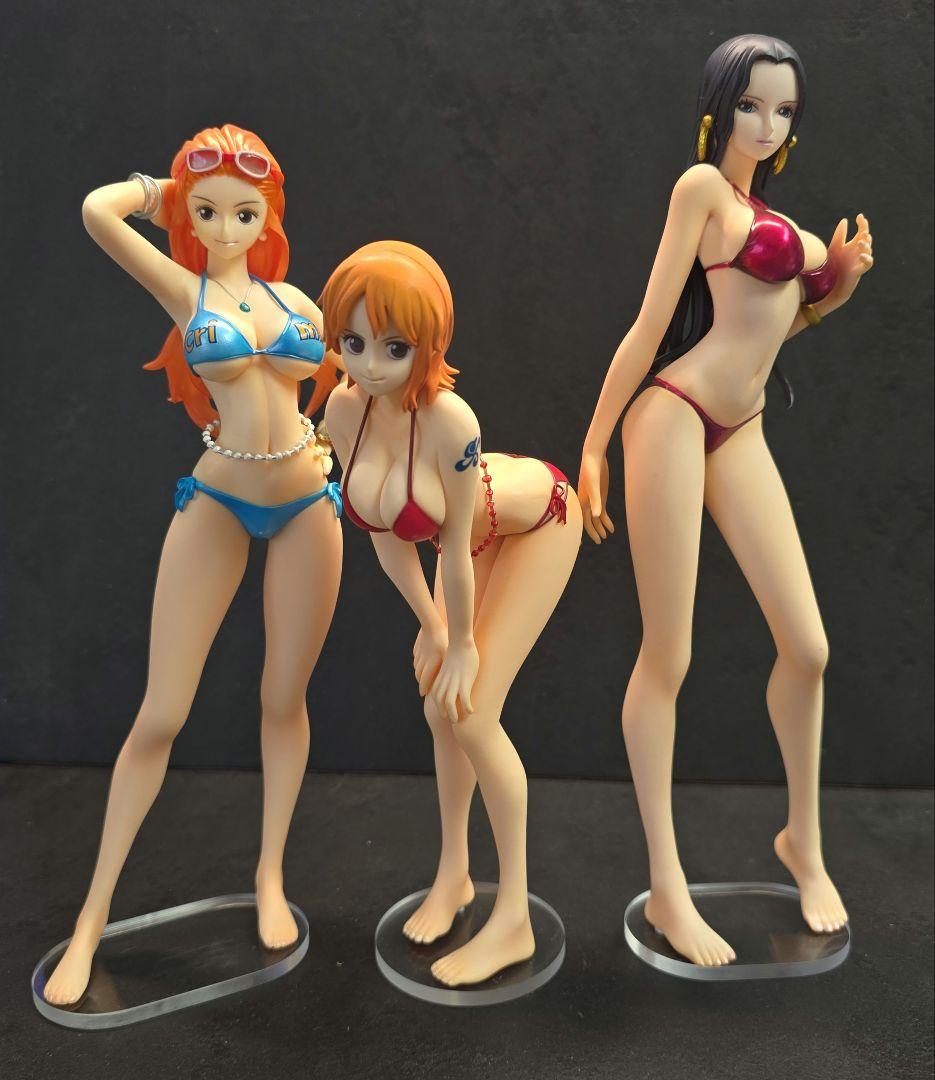 ワンピース ナミ ロビン 水着 LIMITED EDITION 3体セット - メルカリ