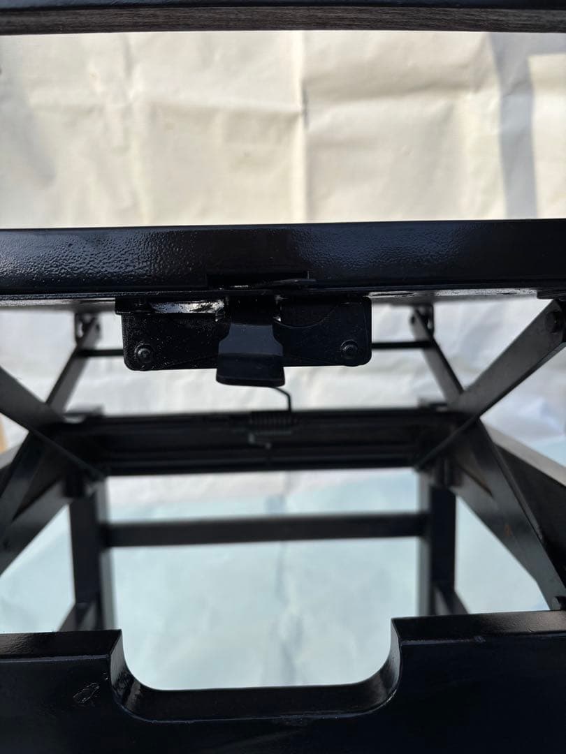 YAMAHA 背もたれ付ピアノ椅子　足部フェルト付き　座面新品比較的きれい