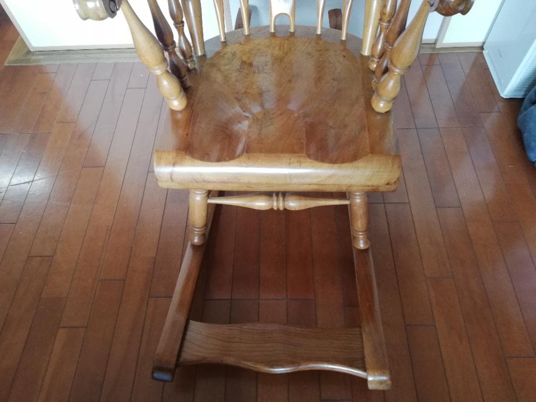 ロッキングチェア　マホガニー材　クラシック　揺ら揺ら椅子　アンティーク彫刻