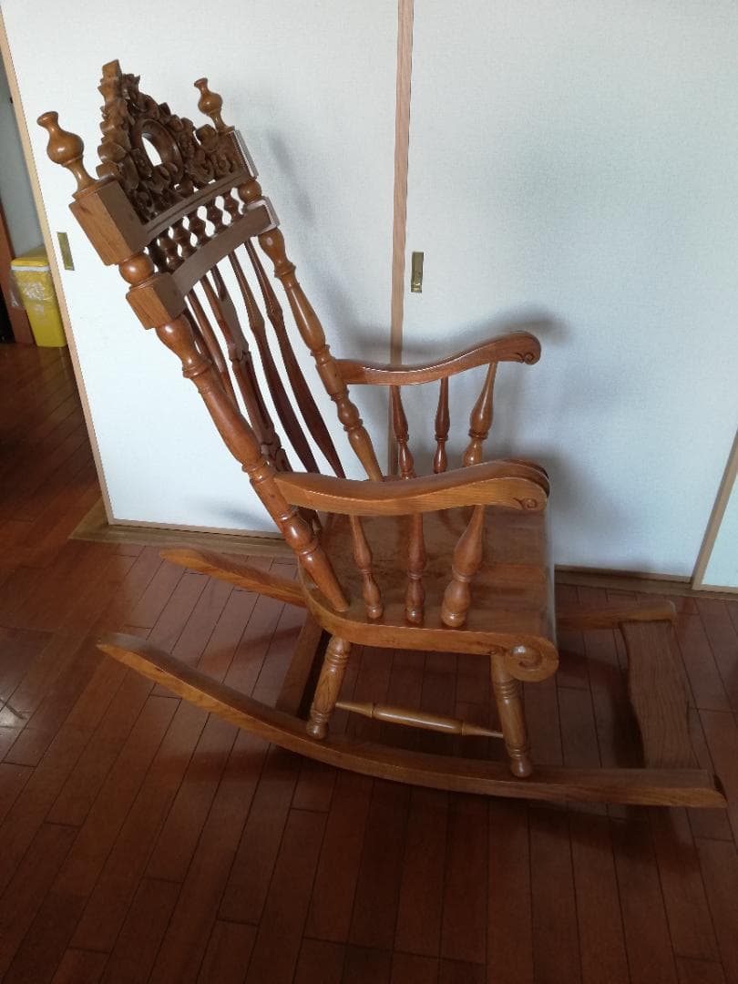 ロッキングチェア　マホガニー材　クラシック　揺ら揺ら椅子　アンティーク彫刻
