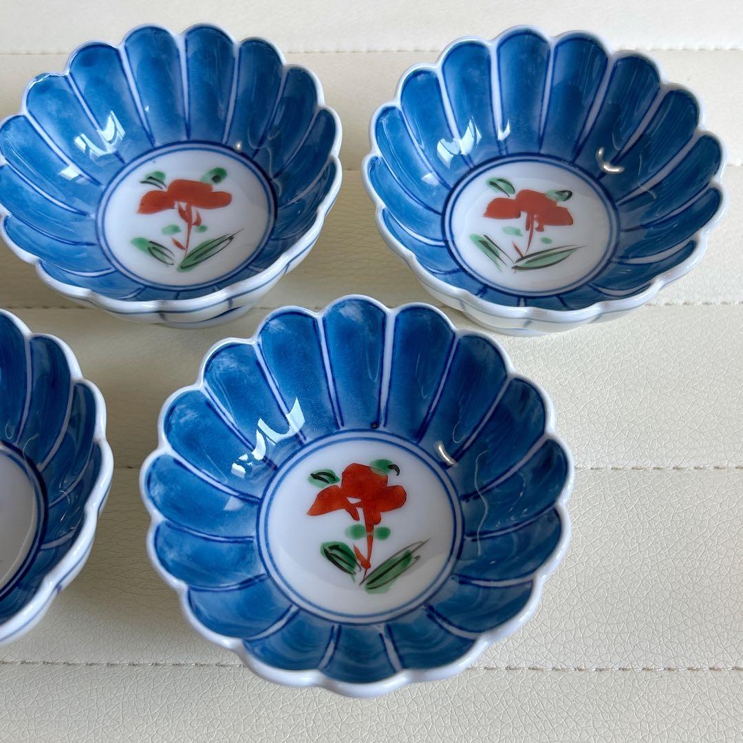 九谷焼　高台小鉢揃　５枚セット　菊割鉢　輪花鉢　赤絵　染付　足付き　小付　色絵