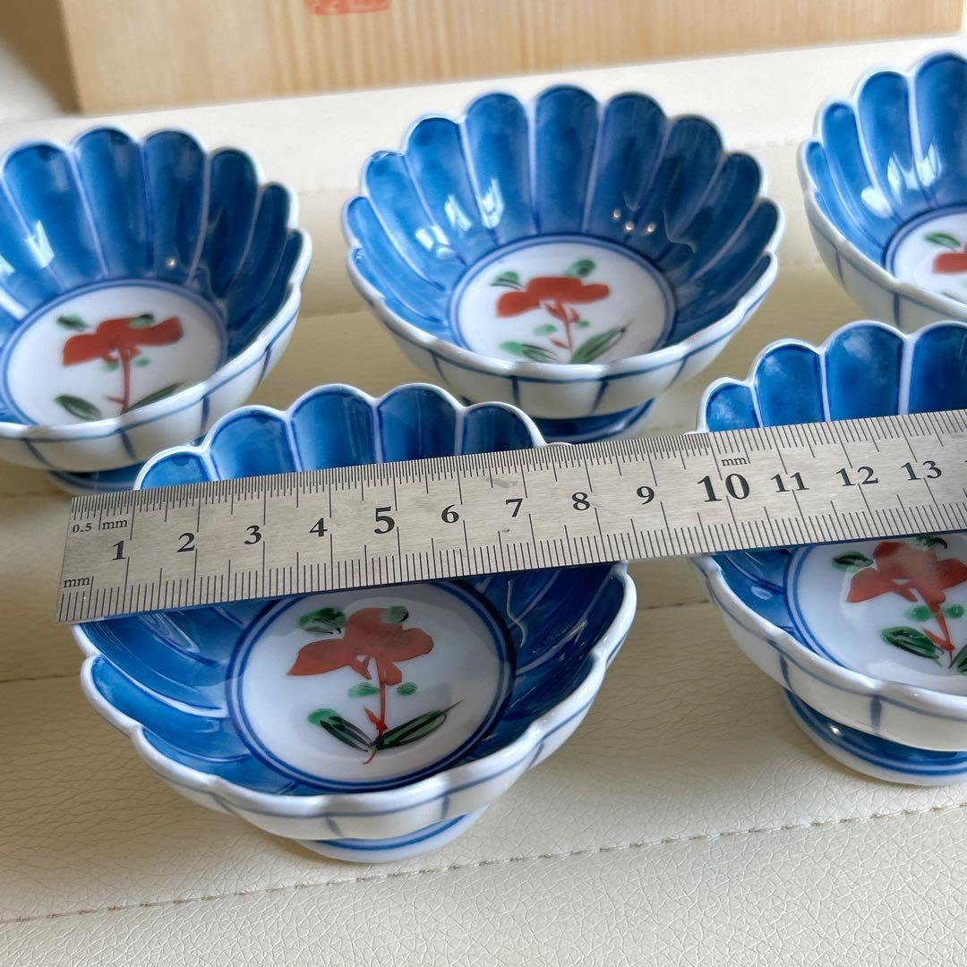 九谷焼　高台小鉢揃　５枚セット　菊割鉢　輪花鉢　赤絵　染付　足付き　小付　色絵