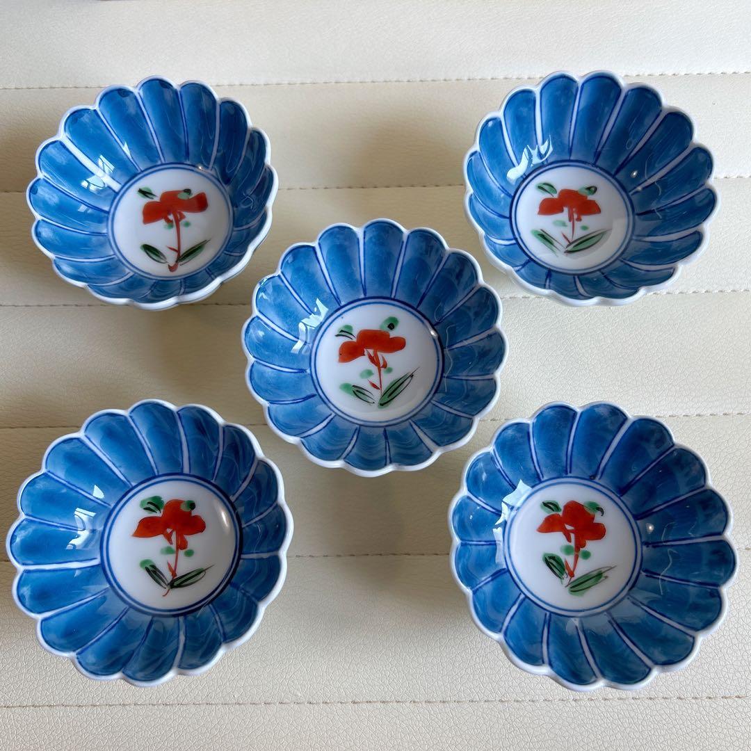 九谷焼　高台小鉢揃　５枚セット　菊割鉢　輪花鉢　赤絵　染付　足付き　小付　色絵