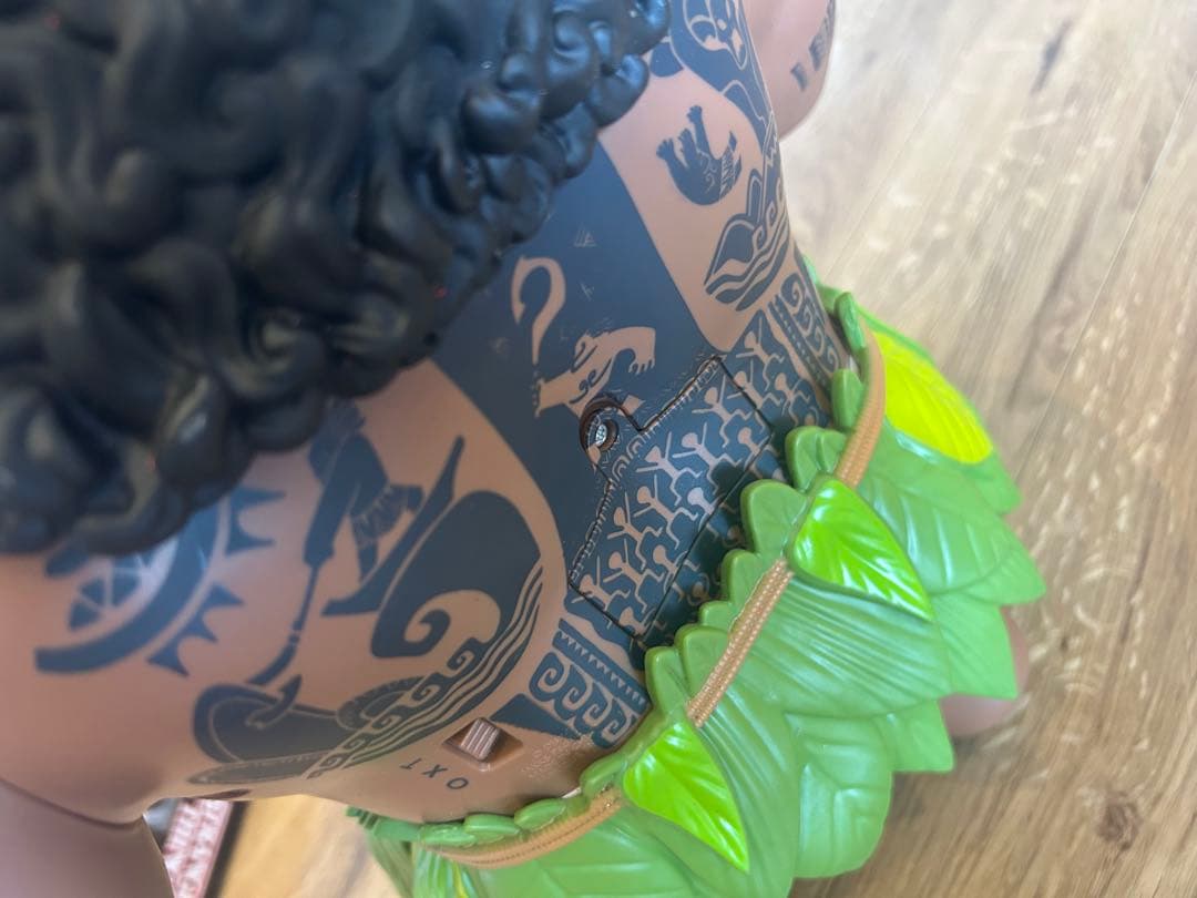 値下しました。レア　巨大　マウイ フィギュア 約40cm モアナ