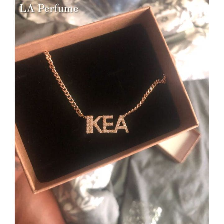 イニシャル♡ラインストーン✨ネームネックレス✨名入れ♡ゴージャス✨手作り