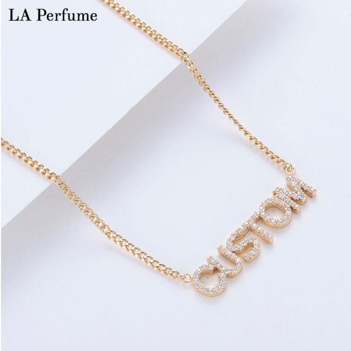 イニシャル♡ラインストーン✨ネームネックレス✨名入れ♡ゴージャス✨手作り