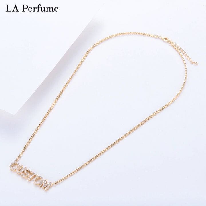 イニシャル♡ラインストーン✨ネームネックレス✨名入れ♡ゴージャス✨手作り