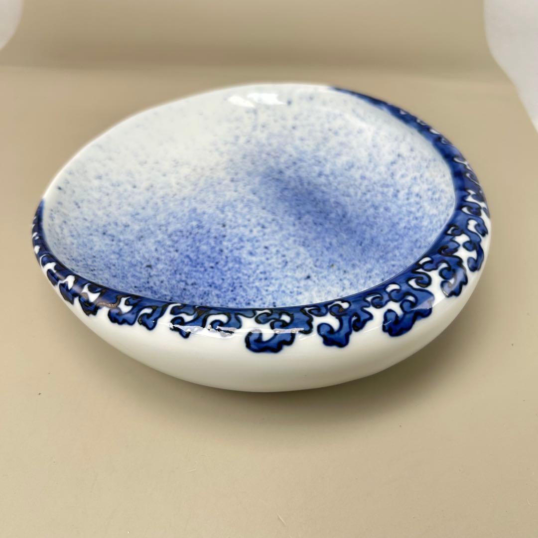 A059古染付 鰒盛付 淡幽造 五山窯 青白い陶器のボウル 木箱付き