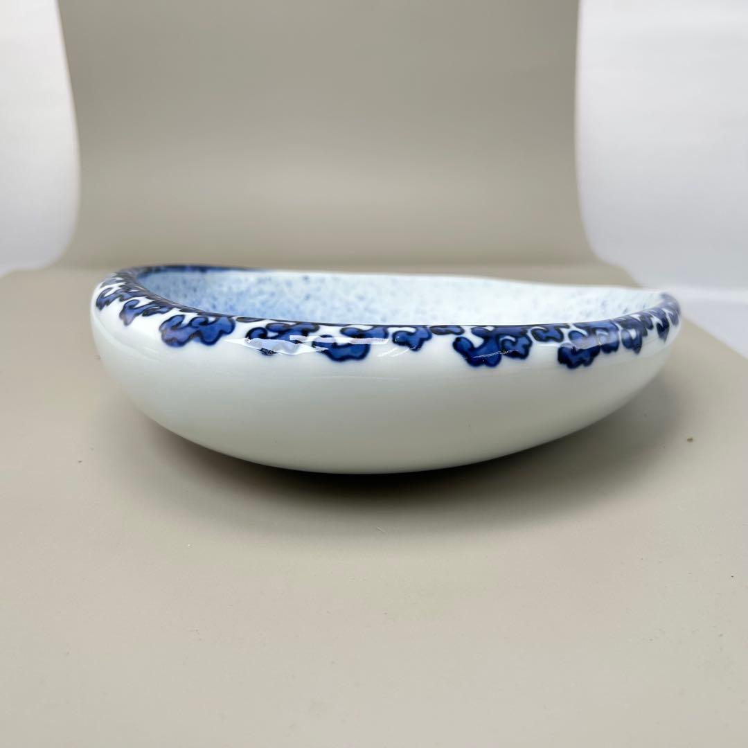 A059古染付 鰒盛付 淡幽造 五山窯 青白い陶器のボウル 木箱付き