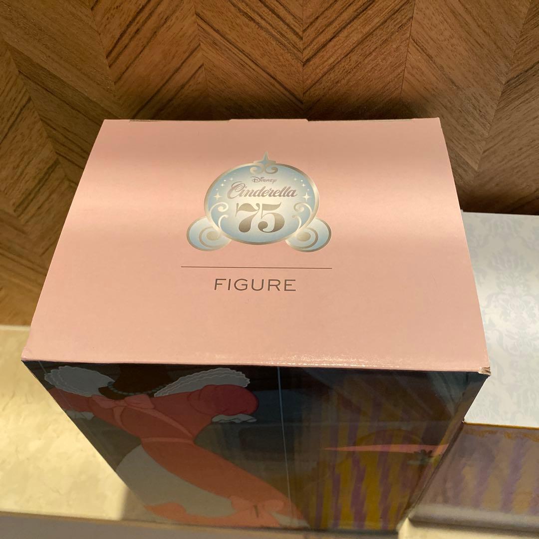 シンデレラ♡完売セット♡馬車ledライト&ピンクドレスフィギュア☆新品未開封品