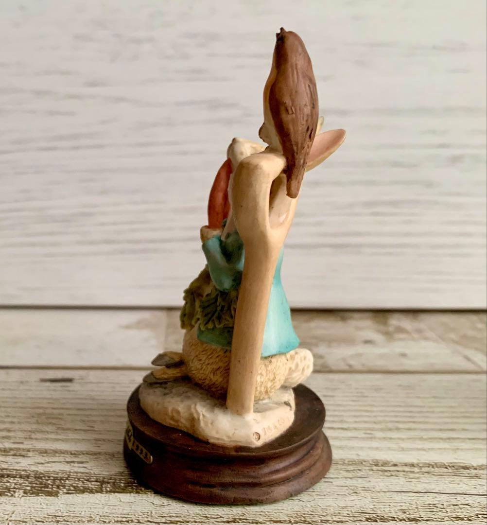 にんじんを食べるピーターラビット 100周年記念バージョン フィギュ