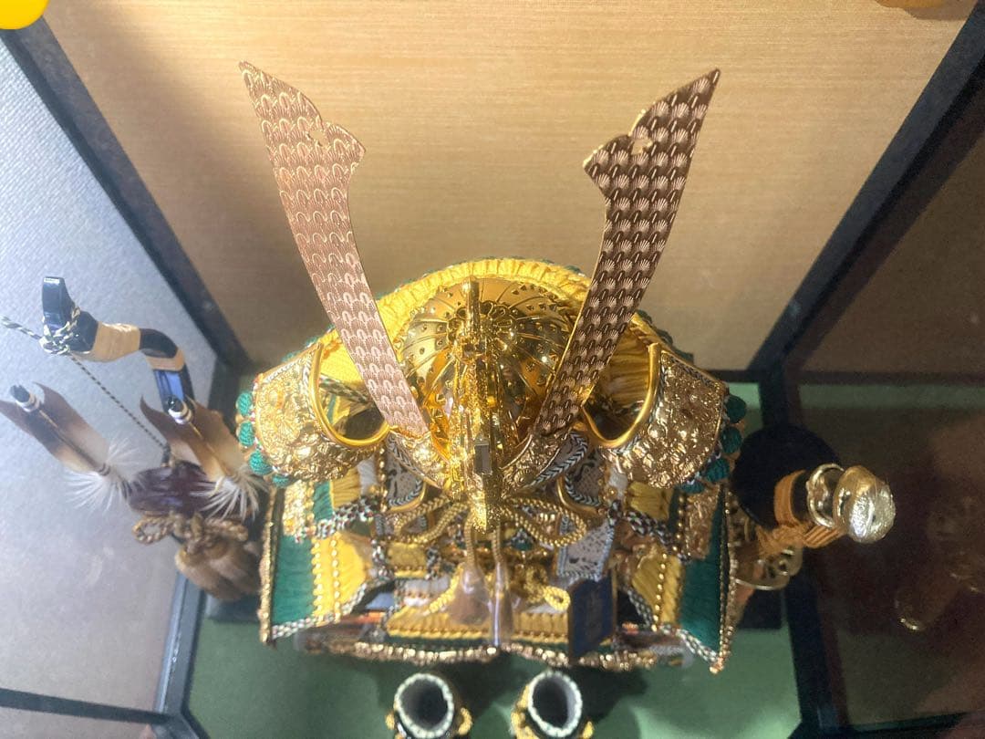 五月人形　鎧ケース飾り　ガラスケース入り