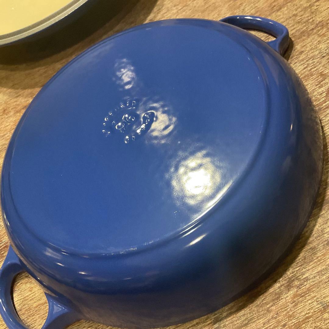 美品！ル・クルーゼ シグニチャー ビュッフェ・キャセロール 26cm