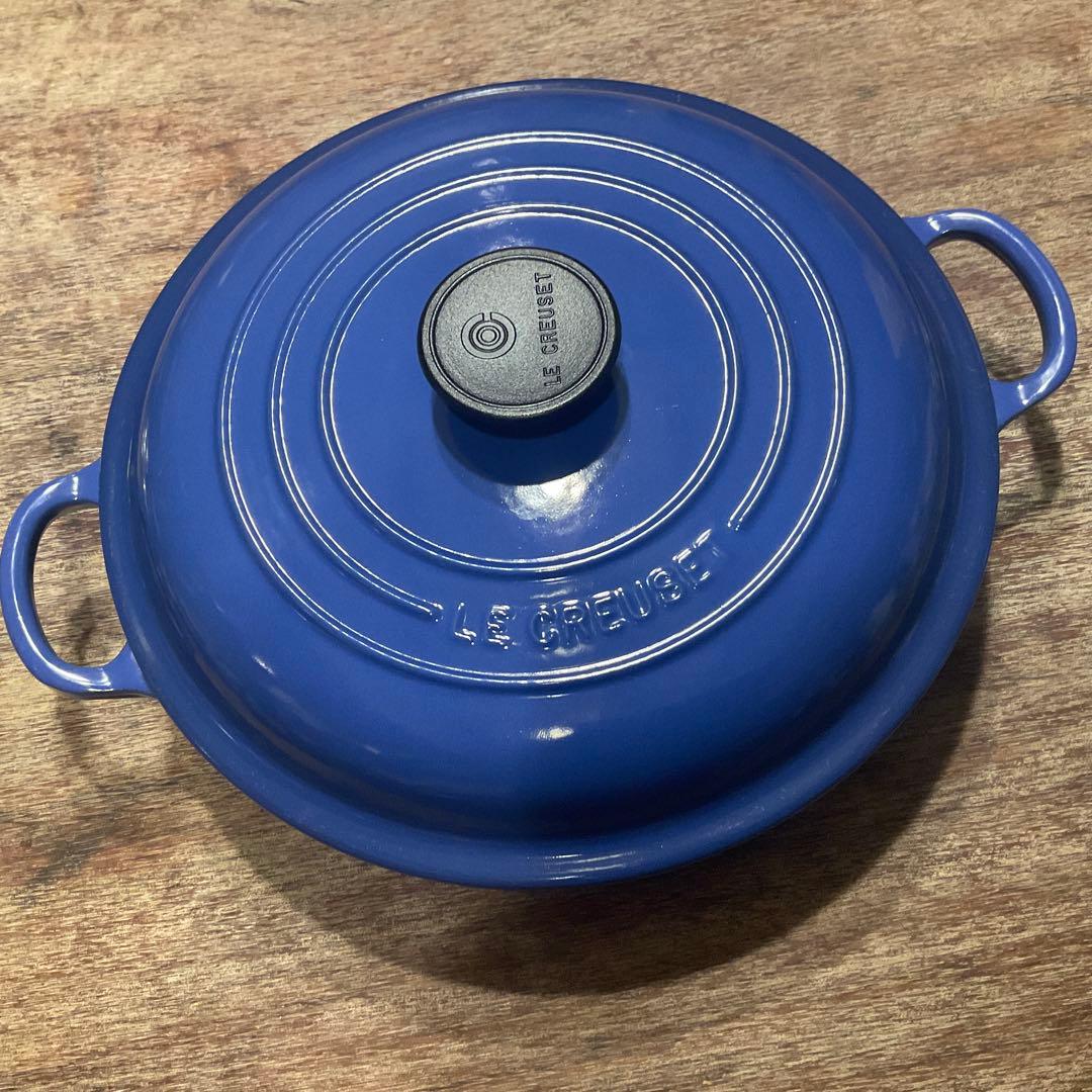 美品！ル・クルーゼ シグニチャー ビュッフェ・キャセロール 26cm
