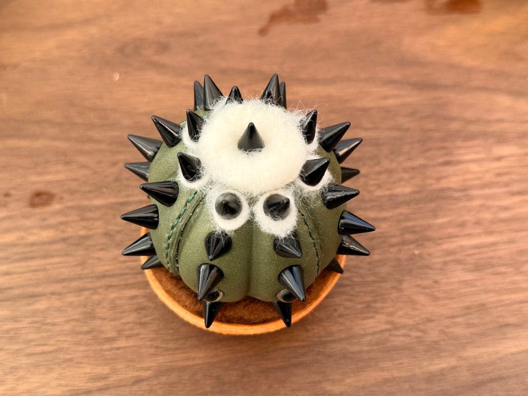 革製　サボテン　ぬいぐるみ