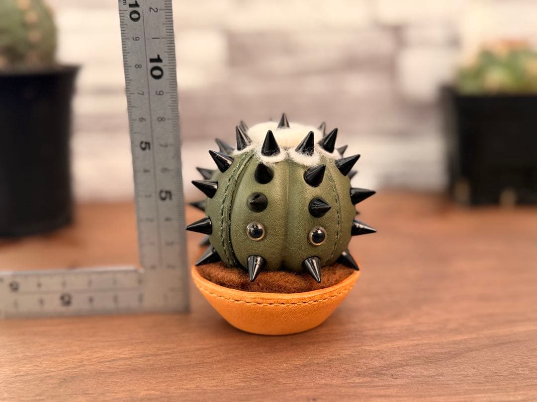 革製　サボテン　ぬいぐるみ