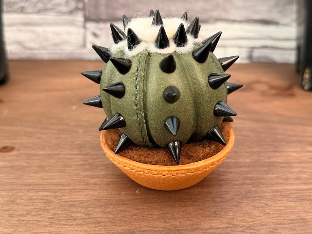 革製　サボテン　ぬいぐるみ