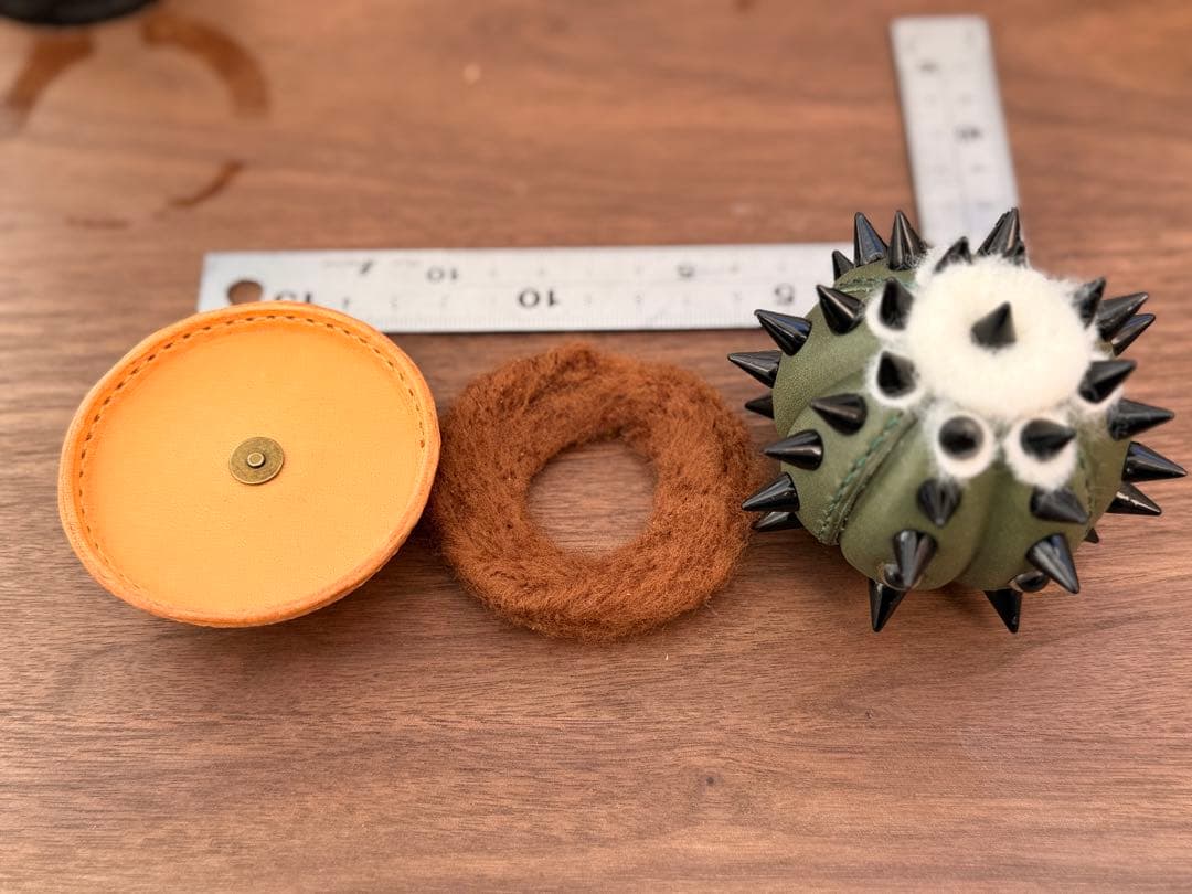 革製　サボテン　ぬいぐるみ