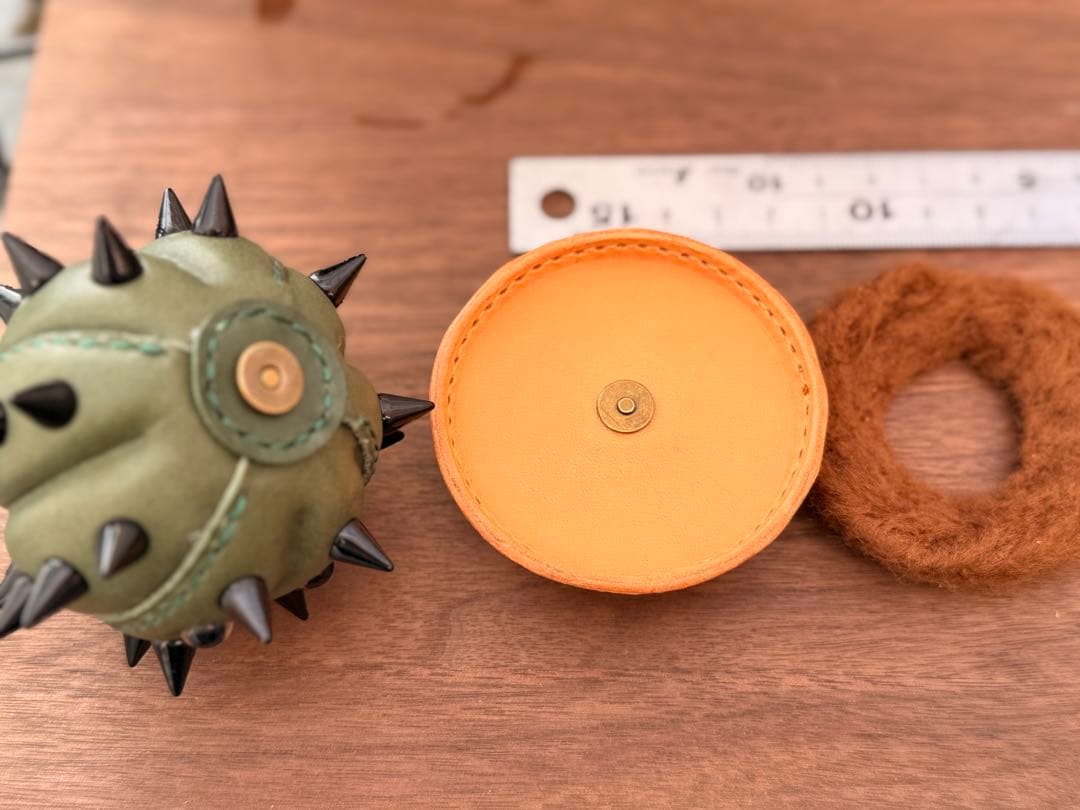 革製　サボテン　ぬいぐるみ