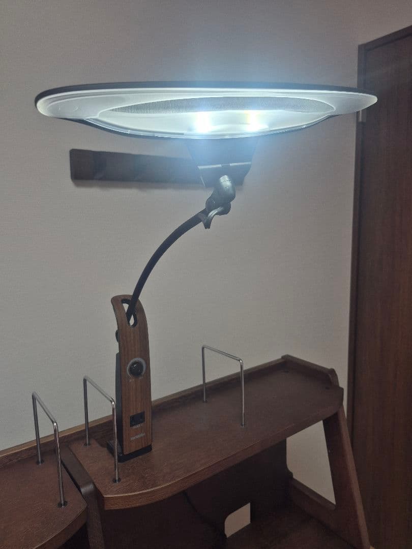 Karimoku ピュアナチュール モカブラウン デスクとパネルのみ、照明付き